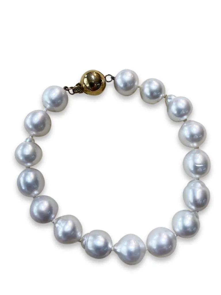 11mm South Sea Pearl bracelet with 9kt White Gold ball clasp
