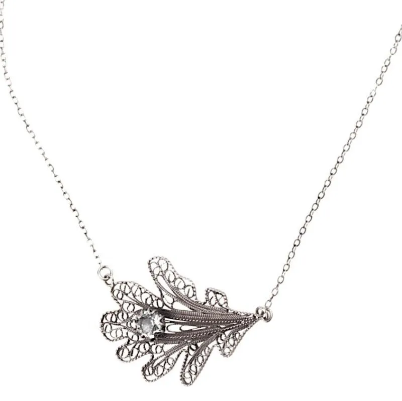 Oak leaf necklace - medium