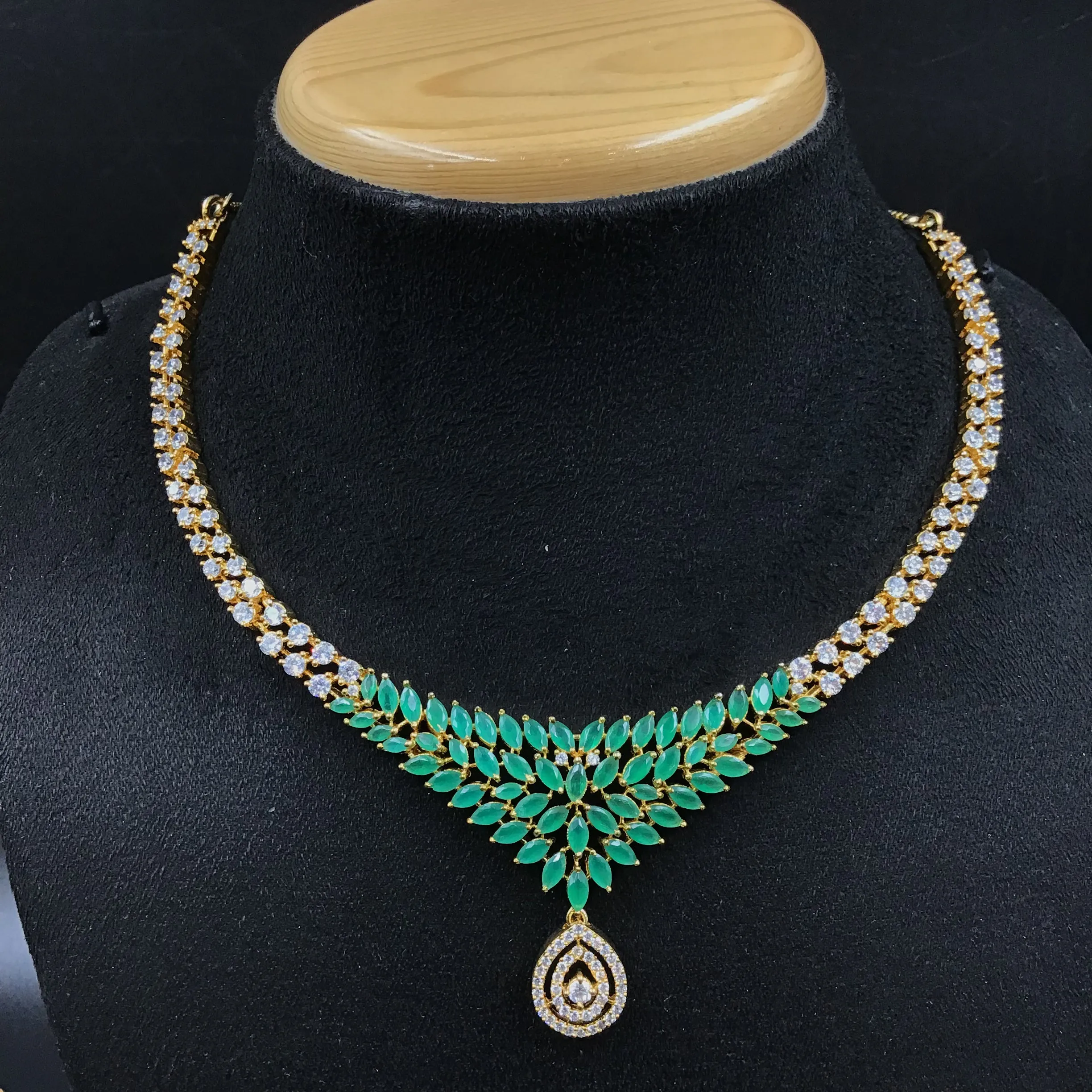 Round Neck Zircon/AD Necklace Set 8272-100
